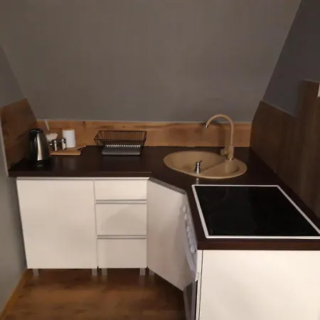 Krotka 3 Πανσιόν