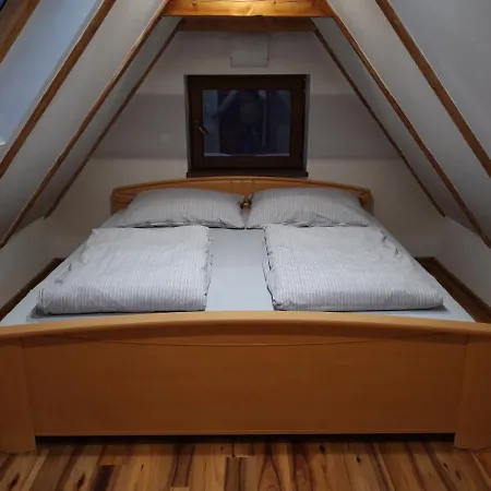 Πανσιόν Krotka 3 *