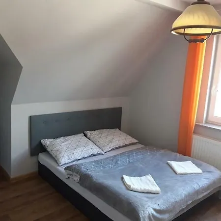 Krotka 3 Πανσιόν